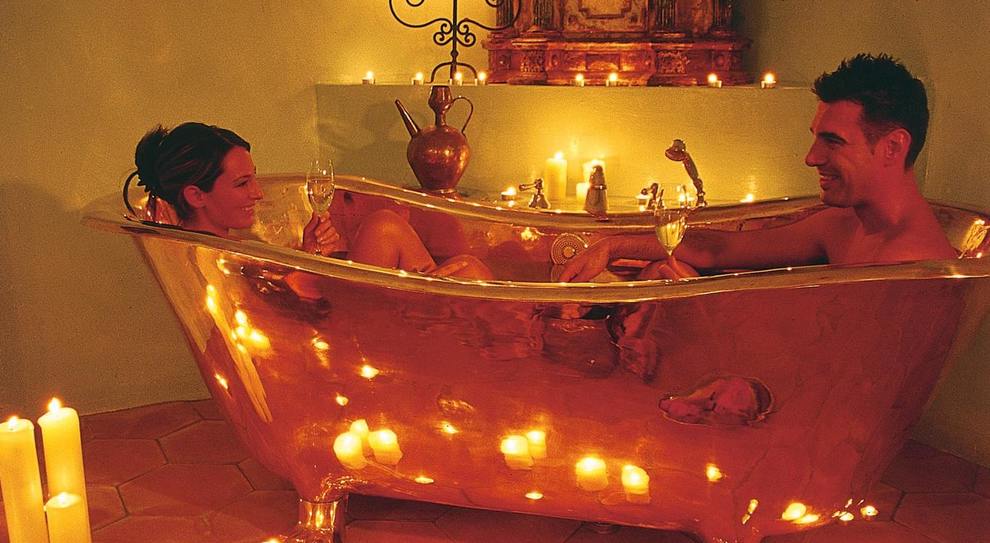 Romantic redheads bathtub